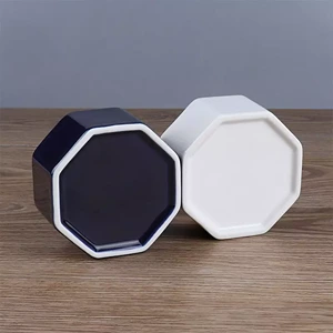 Hexagon-Shaped-Candle-Jars-1